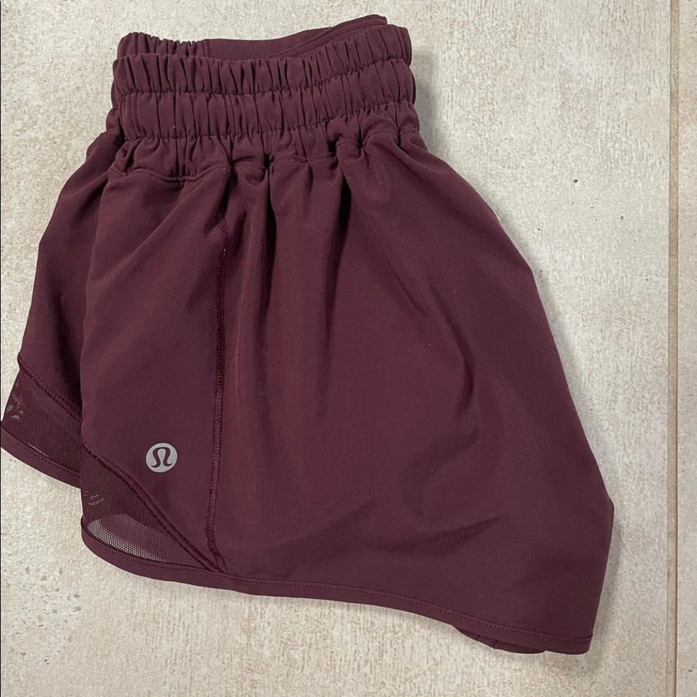 Lululemon Hotty Hot Shorts/ 2.5